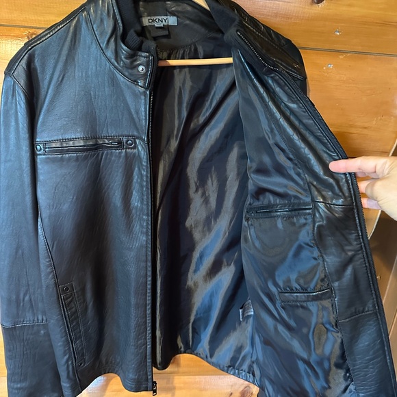 Men’s DKNY Genuine leather motorcycle style jacket. - Picture 4 of 4